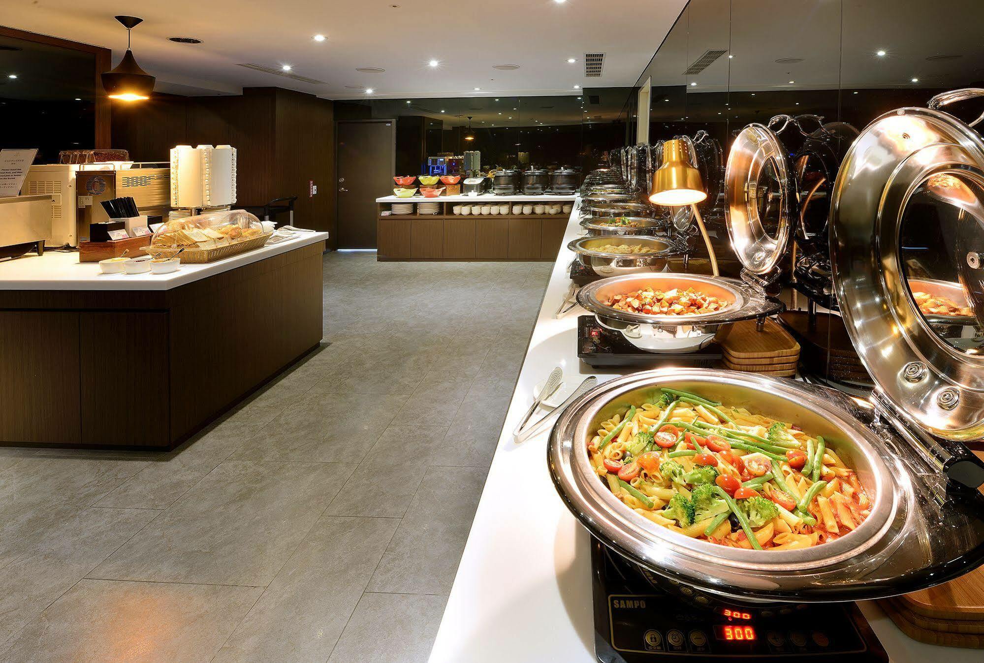 Aeris International Hotel Taizhong Zewnętrze zdjęcie