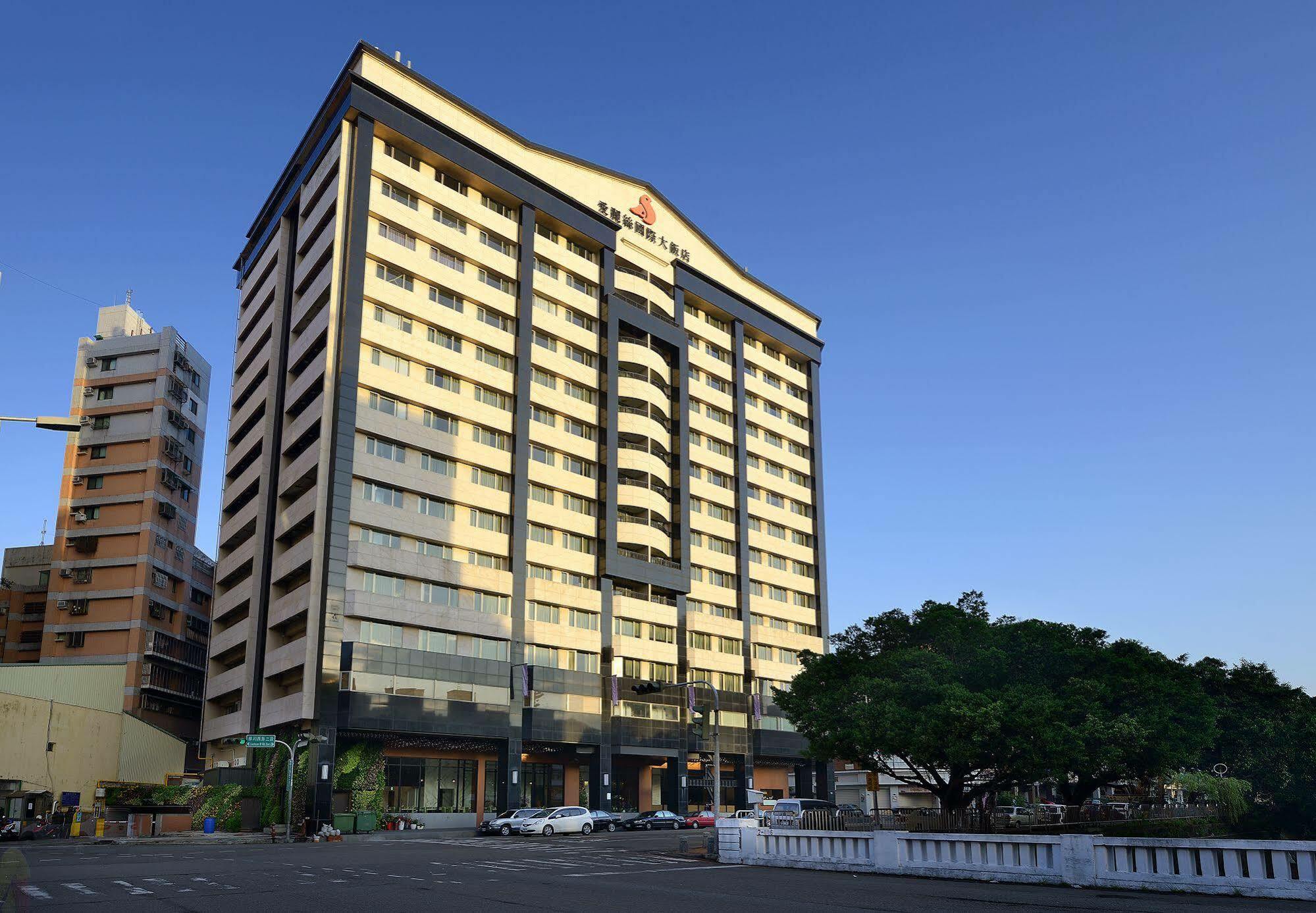 Aeris International Hotel Taizhong Zewnętrze zdjęcie